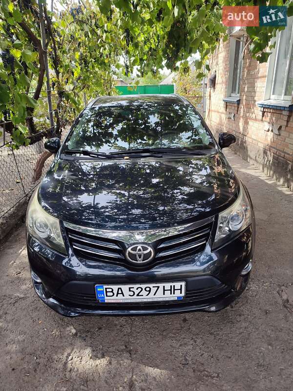 Универсал Toyota Avensis 2012 в Кропивницком