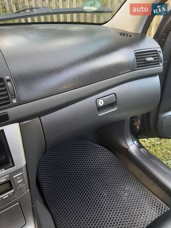 Универсал Toyota Avensis 2006 в Ивано-Франковске