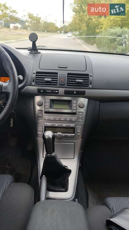 Седан Toyota Avensis 2007 в Южном