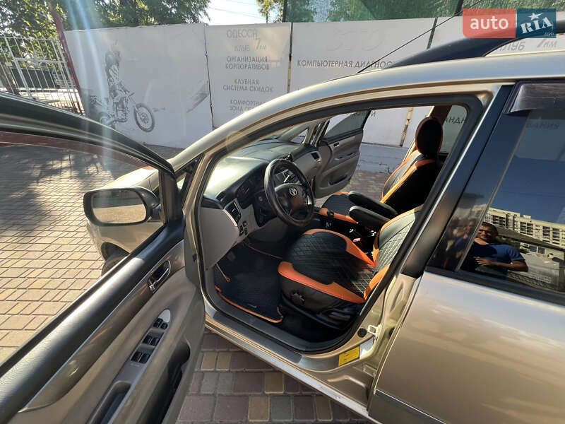 Універсал Toyota Avensis 2003 в Одесі