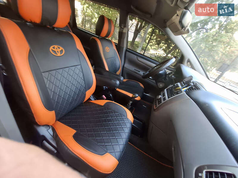 Універсал Toyota Avensis 2003 в Одесі