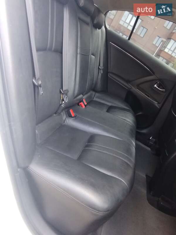 Седан Toyota Avensis 2008 в Чернигове фото 16 Седан Toyota Avensis 2008 в Чернигове