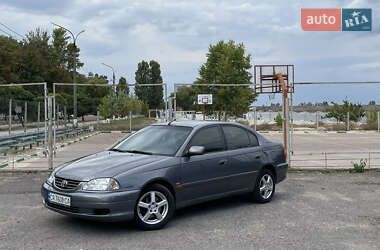 Седан Toyota Avensis 2001 в Черкассах