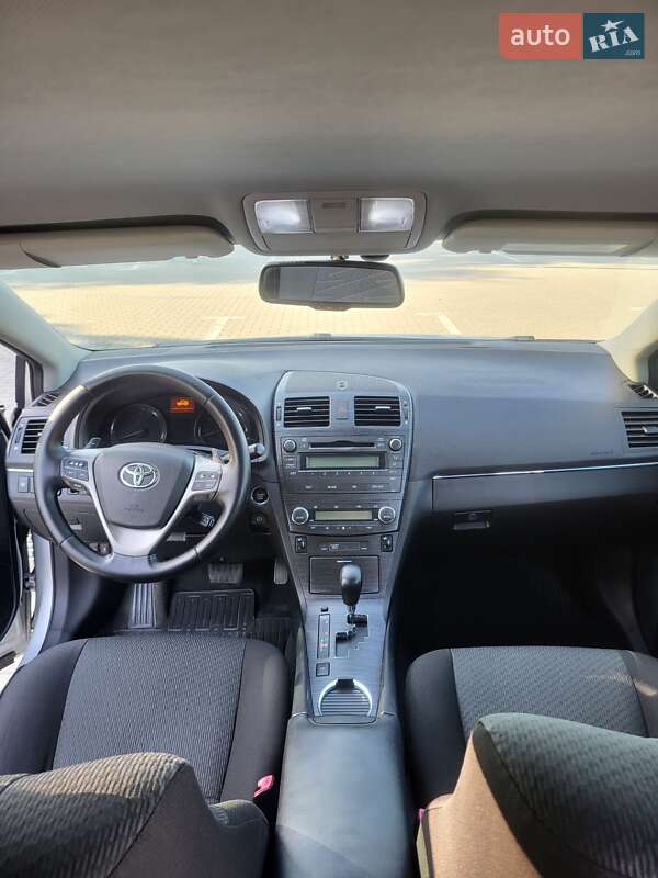 Седан Toyota Avensis 2008 в Коломые