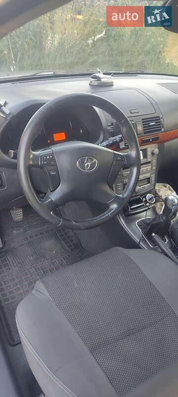 Седан Toyota Avensis 2007 в Киеве