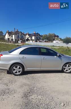 Седан Toyota Avensis 2003 в Львове