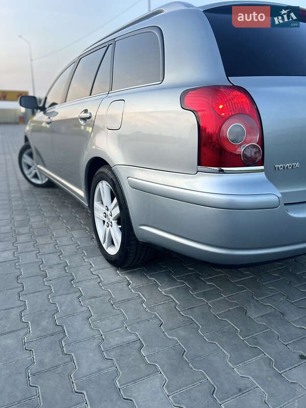 Универсал Toyota Avensis 2008 в Луцке