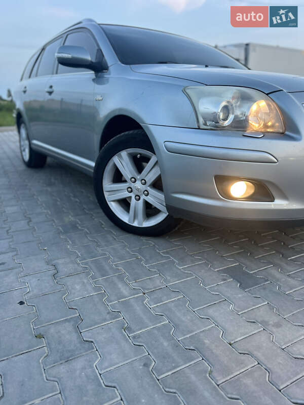 Универсал Toyota Avensis 2008 в Луцке