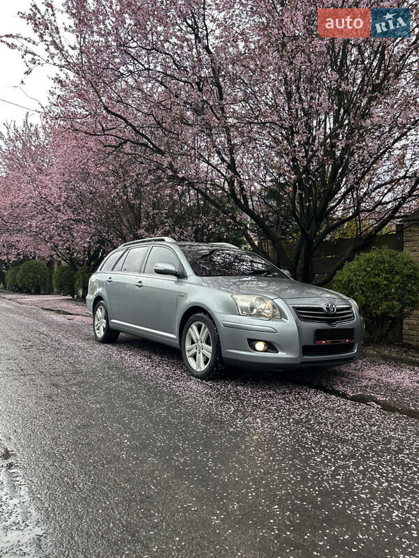 Универсал Toyota Avensis 2008 в Луцке