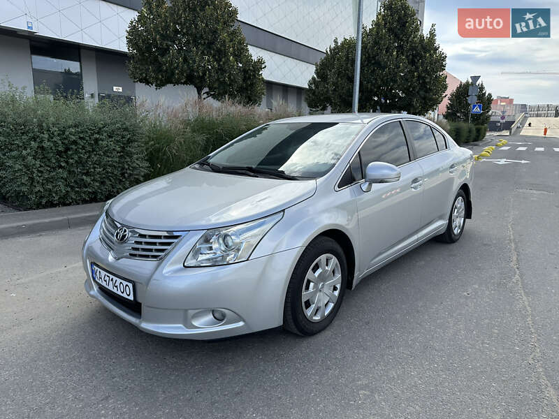 Седан Toyota Avensis 2009 в Киеве