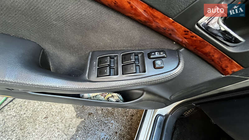 Універсал Toyota Avensis 2004 в Ізмаїлі