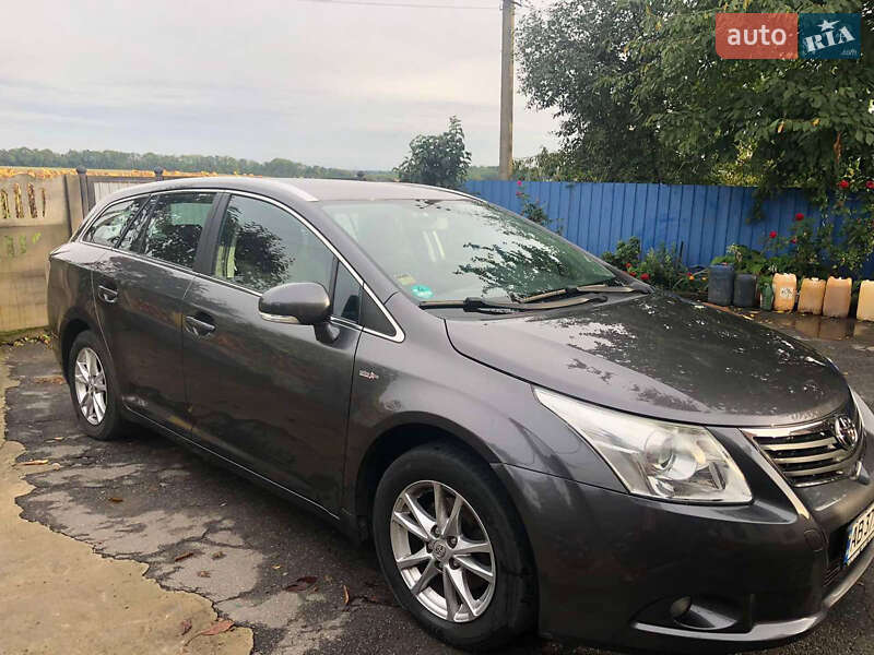 Хэтчбек Toyota Avensis 2011 в Виннице