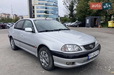 Седан Toyota Avensis 2001 в Хмельницком