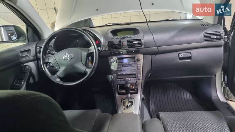 Седан Toyota Avensis 2005 в Києві