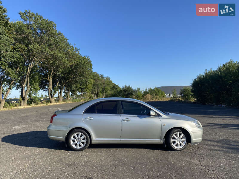 Седан Toyota Avensis 2006 в Одессе