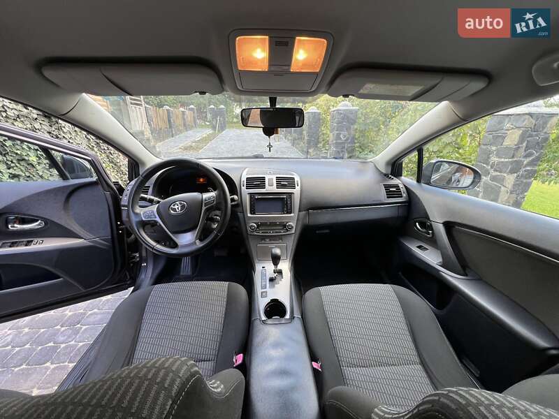 Универсал Toyota Avensis 2011 в Луцке