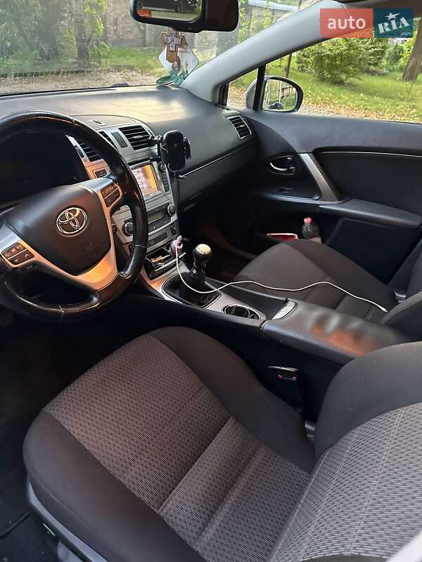 Универсал Toyota Avensis 2014 в Львове фото 12 Универсал Toyota Avensis 2014 в Львове