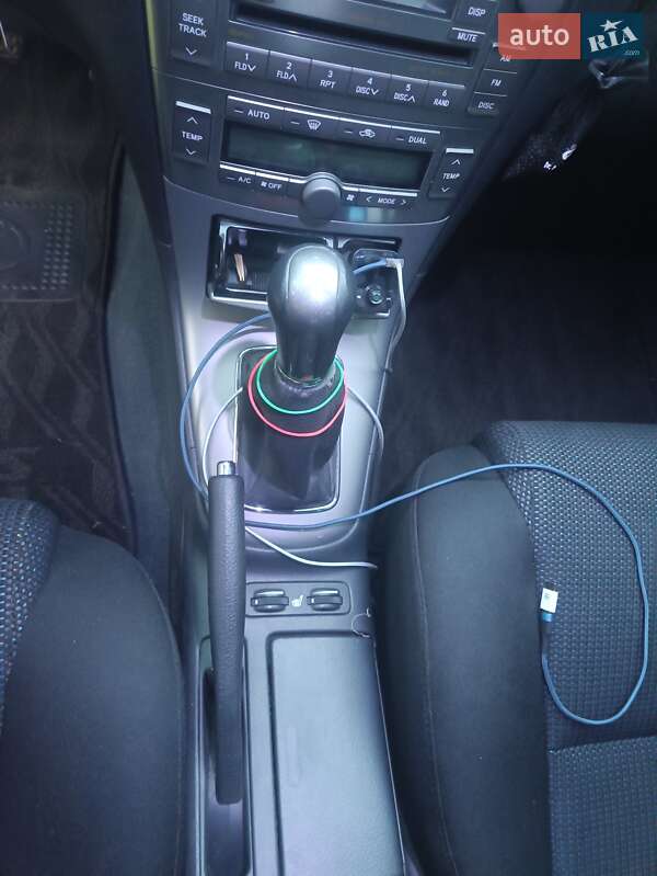 Універсал Toyota Avensis 2008 в Києві