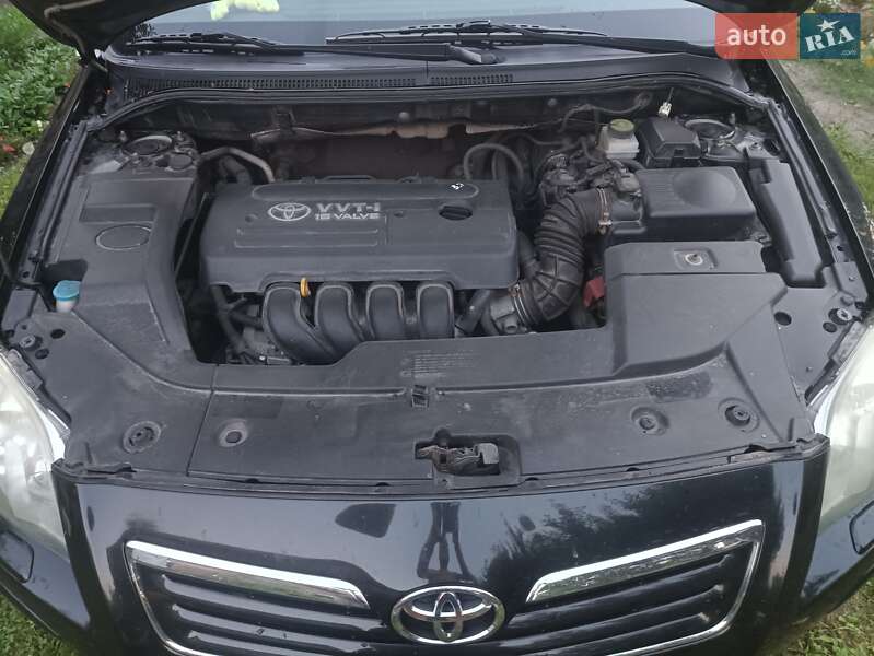 Універсал Toyota Avensis 2008 в Києві