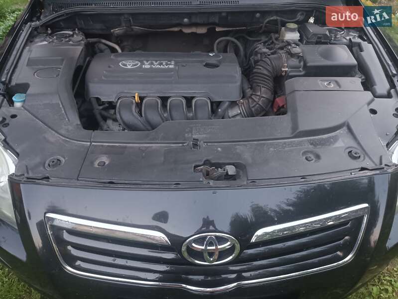 Універсал Toyota Avensis 2008 в Києві
