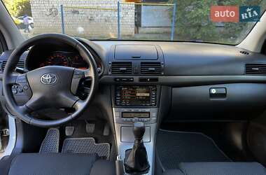 Лифтбек Toyota Avensis 2008 в 