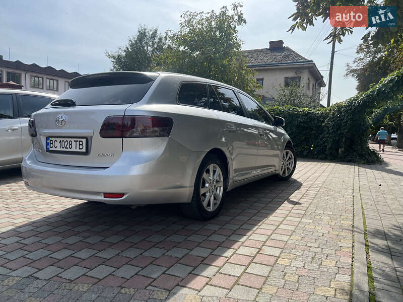 Универсал Toyota Avensis 2010 в Стрые