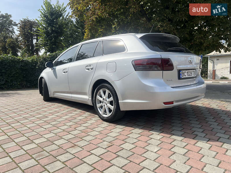 Универсал Toyota Avensis 2010 в Стрые