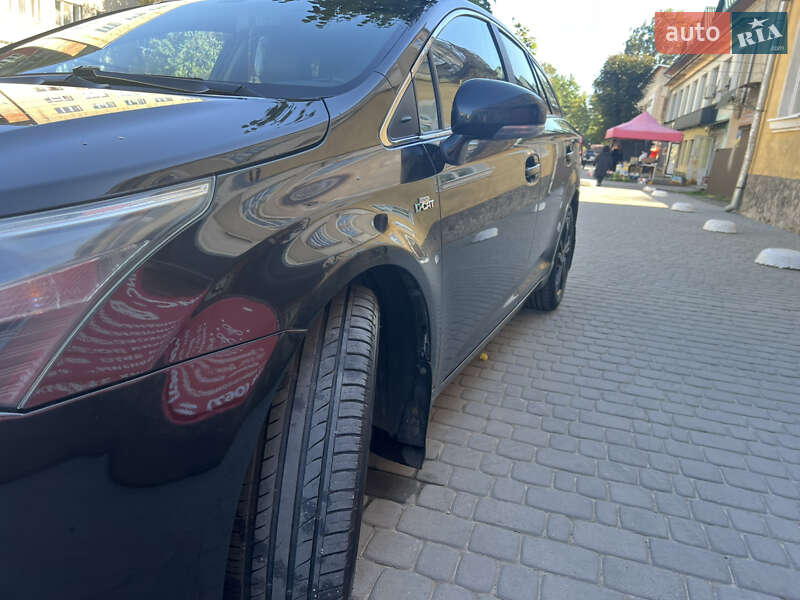 Универсал Toyota Avensis 2012 в Львове