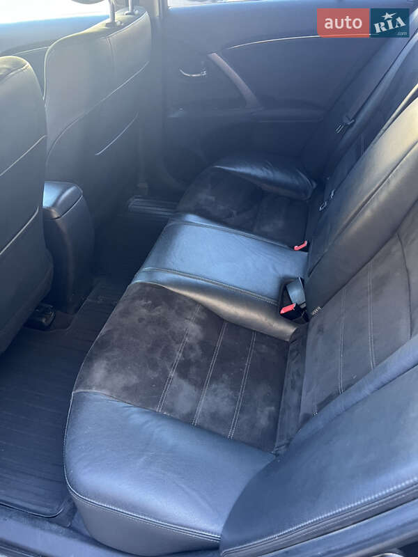 Универсал Toyota Avensis 2012 в Львове