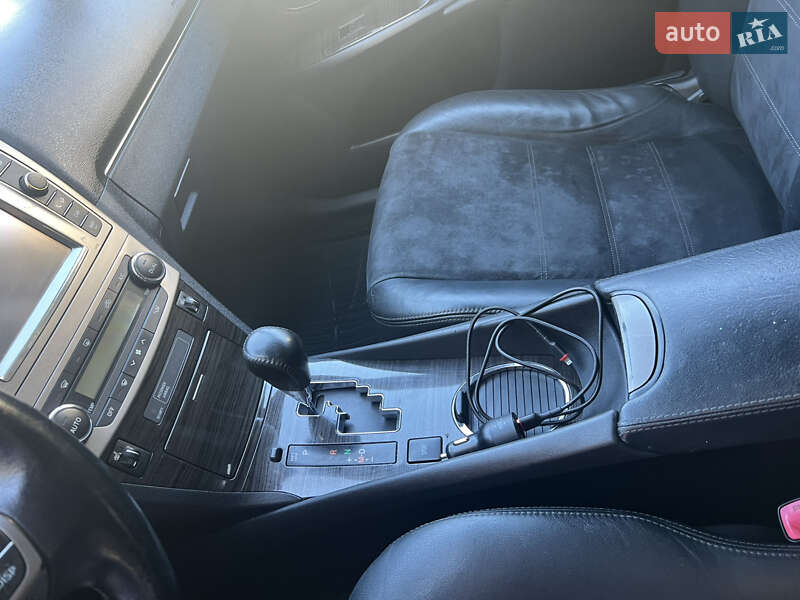 Универсал Toyota Avensis 2012 в Львове