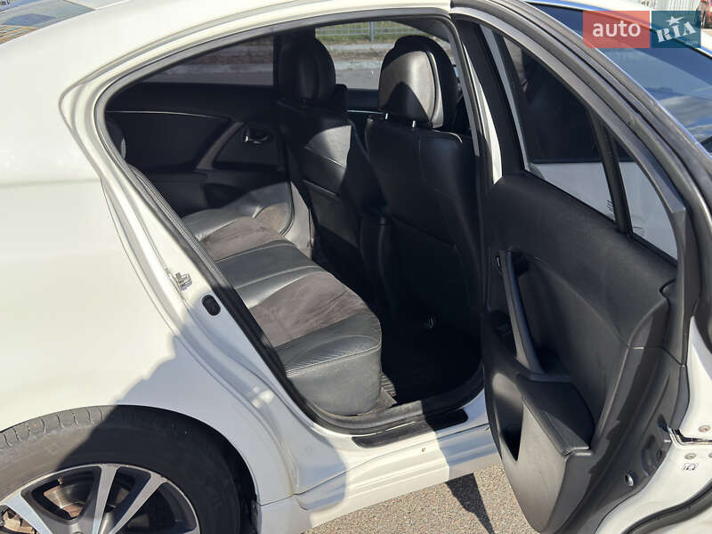 Седан Toyota Avensis 2012 в Харкові