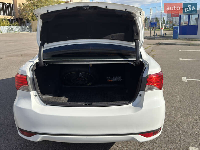 Седан Toyota Avensis 2012 в Харкові