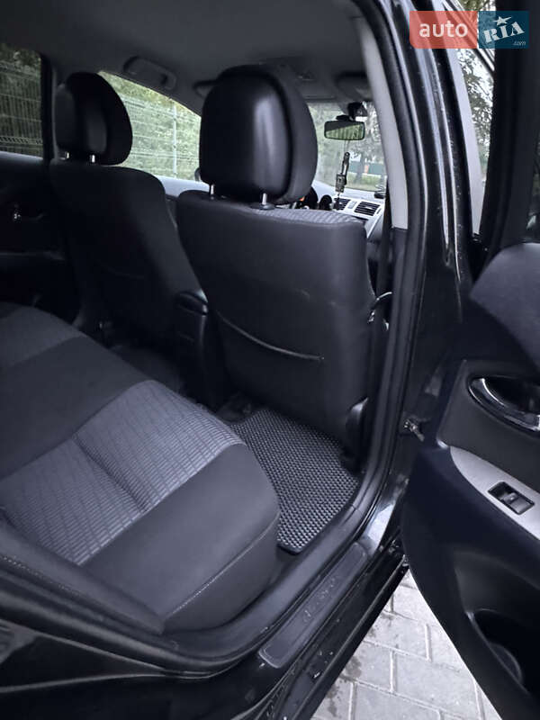 Універсал Toyota Avensis 2010 в Івано-Франківську фото 14 Універсал Toyota Avensis 2010 в Івано-Франківську