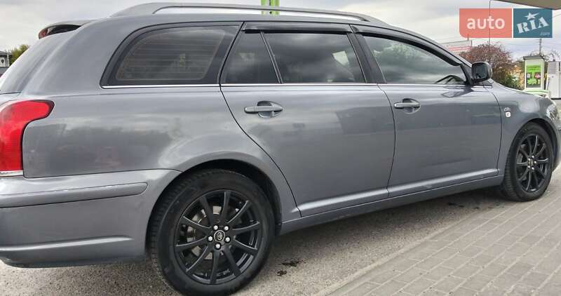 Универсал Toyota Avensis 2003 в Белой Церкви