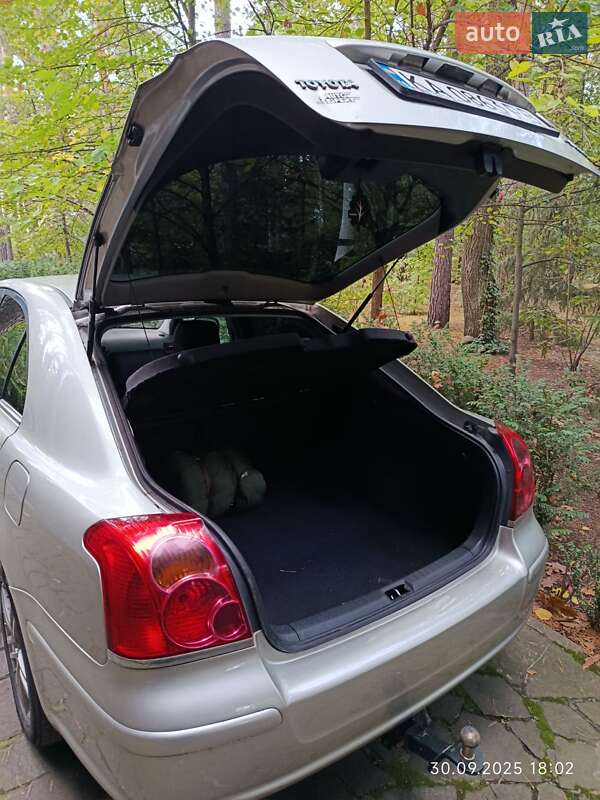 Лифтбек Toyota Avensis 2004 в Старых Петровцах фото 14 Лифтбек Toyota Avensis 2004 в Старых Петровцах