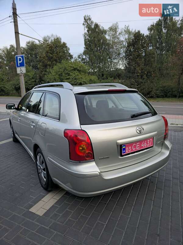 Универсал Toyota Avensis 2005 в Нововолынске