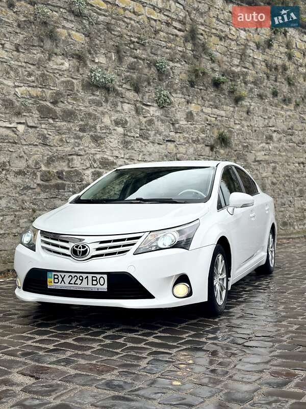 Toyota Avensis 2013