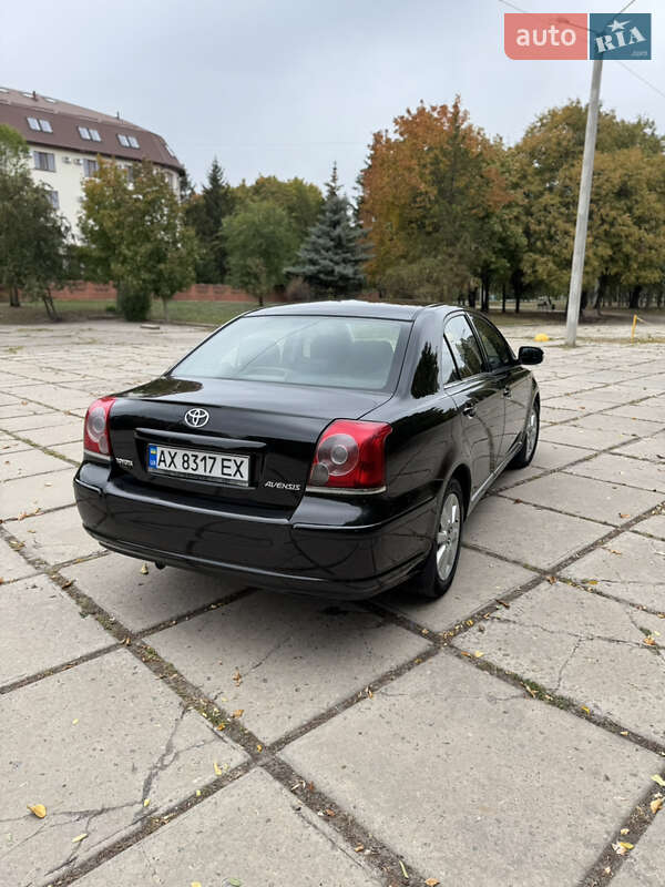 Седан Toyota Avensis 2008 в Харькове