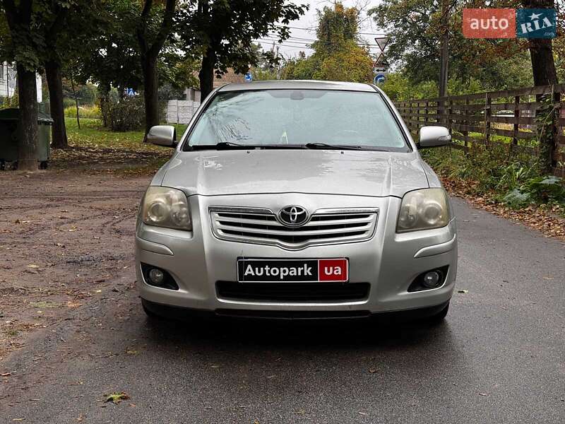 Седан Toyota Avensis 2007 в Киеве