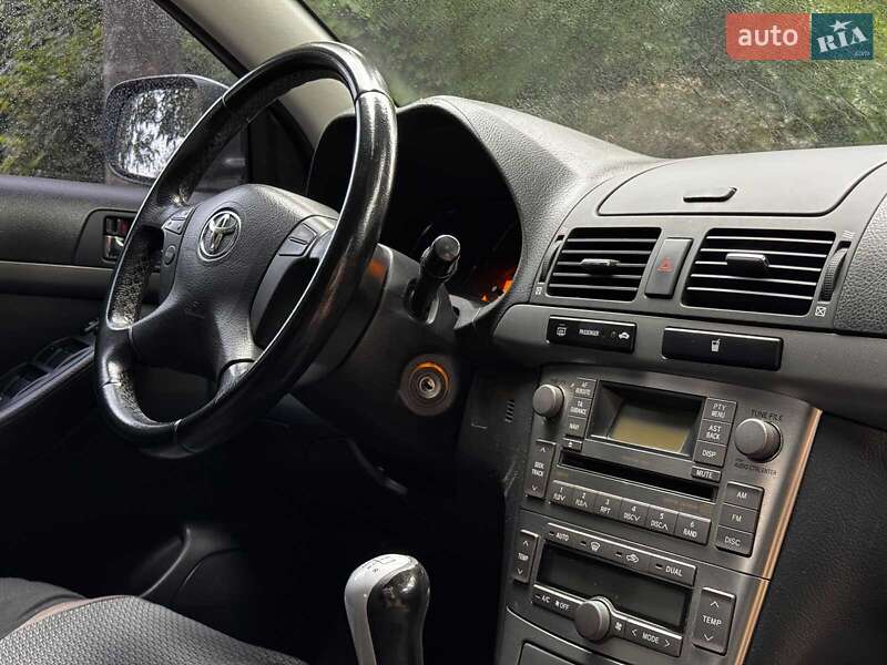 Седан Toyota Avensis 2007 в Киеве