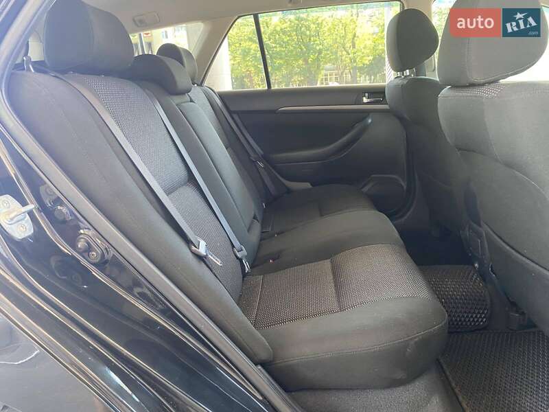 Универсал Toyota Avensis 2006 в Николаеве