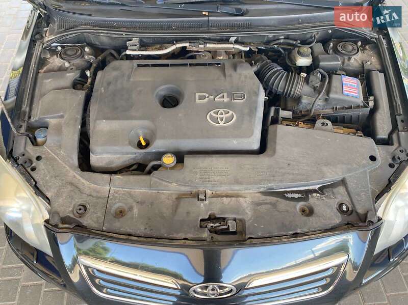 Универсал Toyota Avensis 2006 в Николаеве