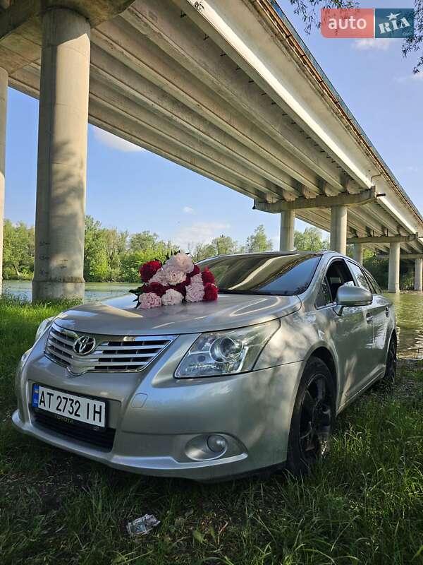 Универсал Toyota Avensis 2011 в Снятине