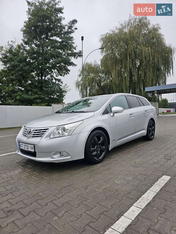 Универсал Toyota Avensis 2011 в Снятине