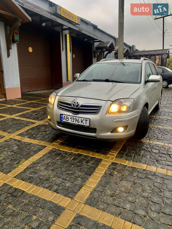 Универсал Toyota Avensis 2008 в Гайвороне