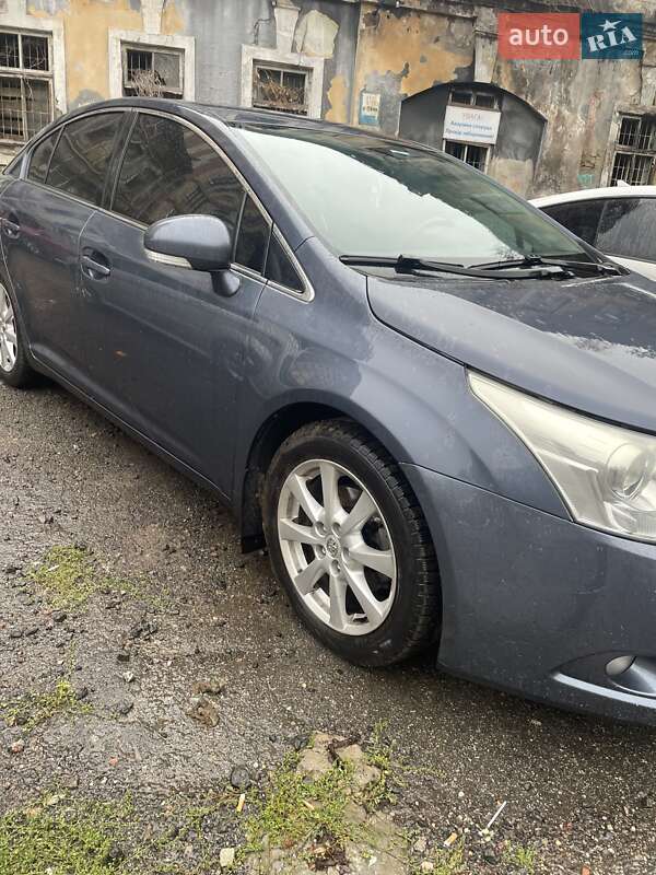 Седан Toyota Avensis 2010 в Одессе