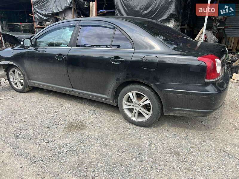 Седан Toyota Avensis 2007 в Черновцах