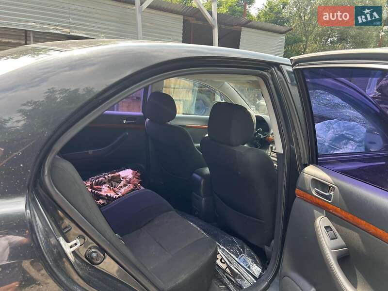 Седан Toyota Avensis 2007 в Черновцах