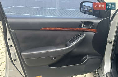 Седан Toyota Avensis 2005 в 