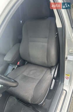 Седан Toyota Avensis 2005 в 